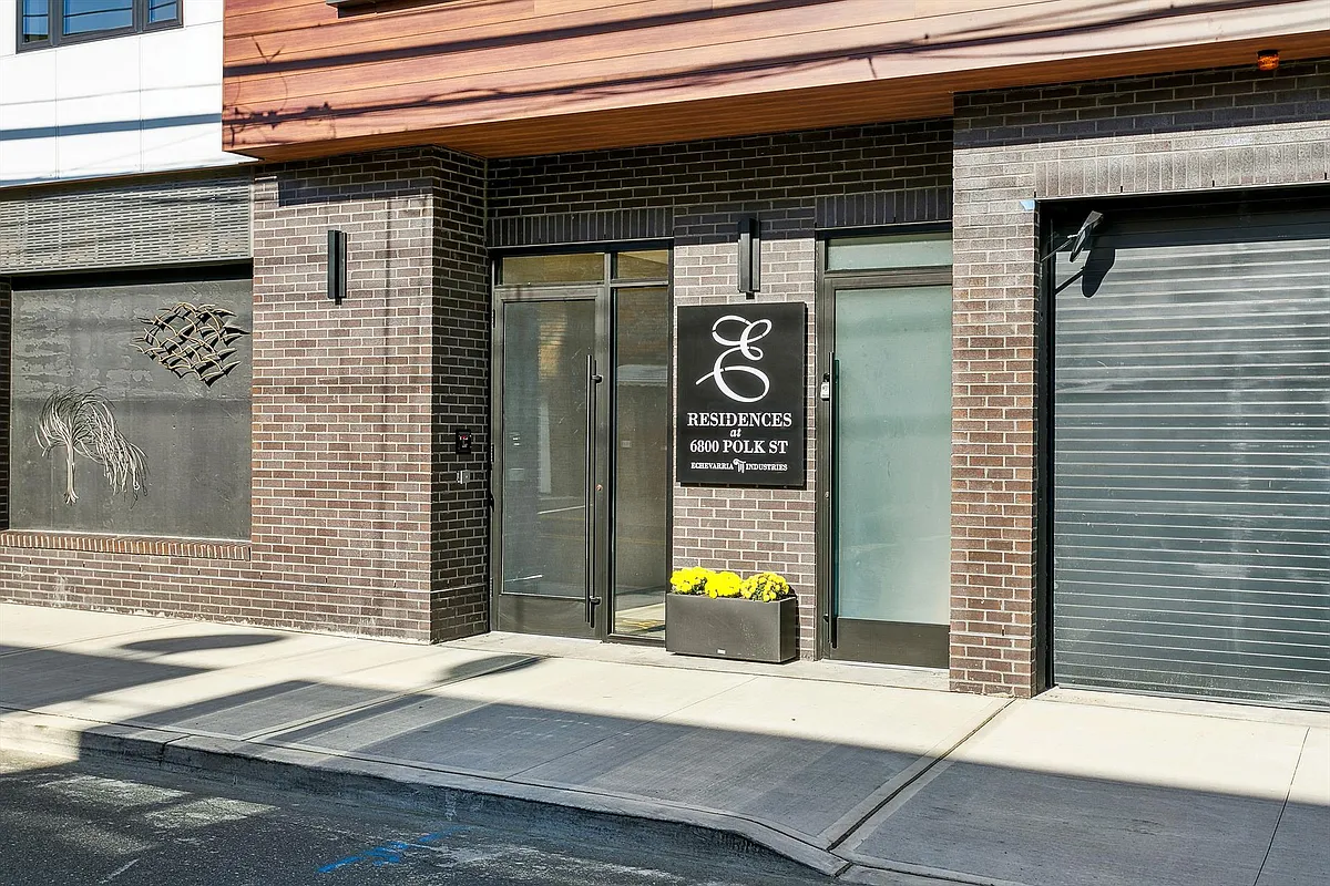 Building Photo - 6800 Polk St #404
