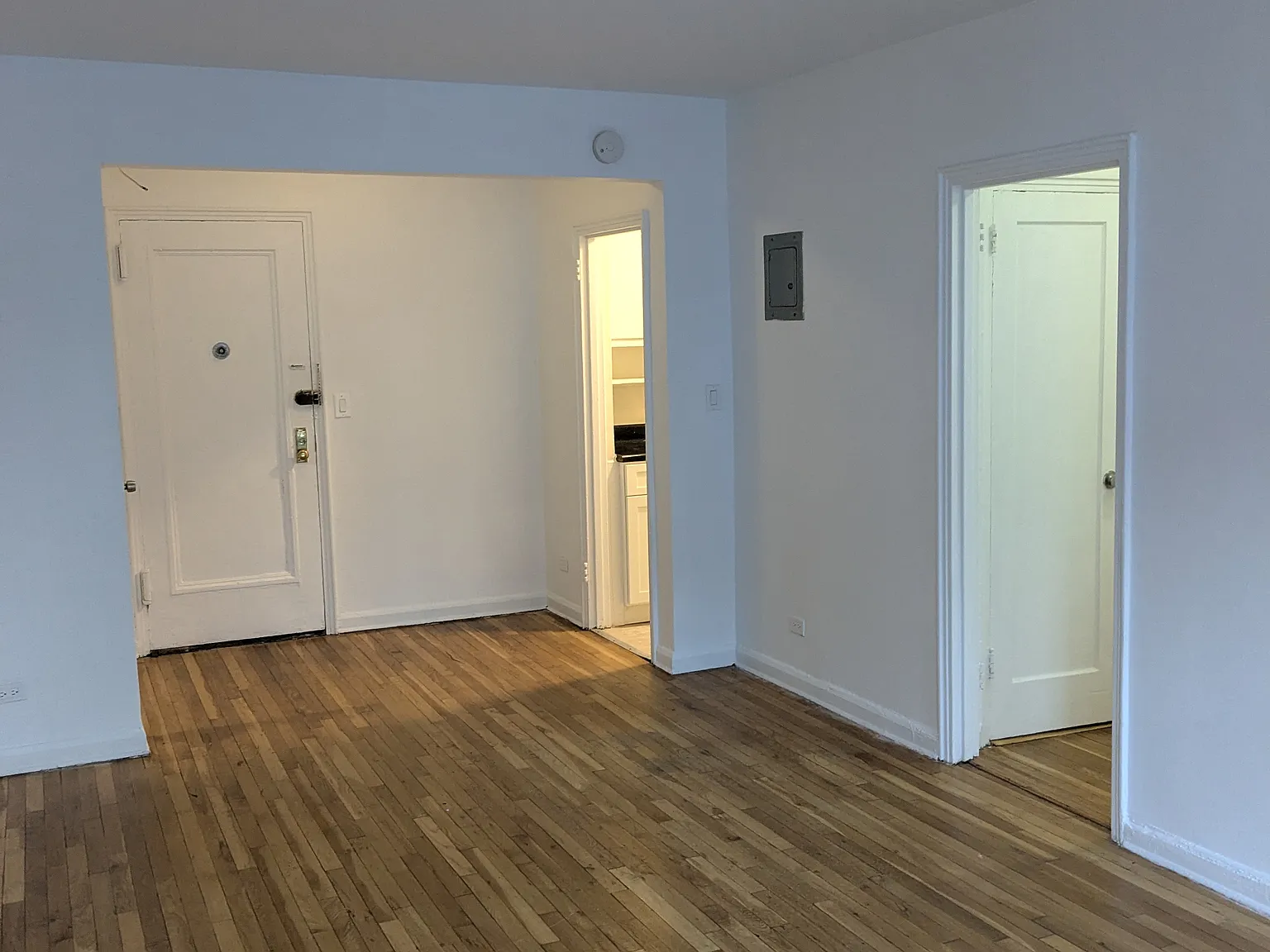 41-90 Frame Place — Photo 2
