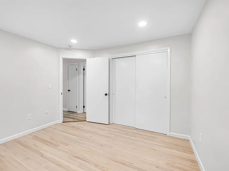 557 Maple Rd #1 — Photo 36
