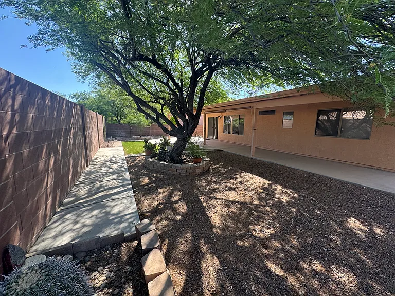 2542 W Brandy Crest Dr — Photo 6