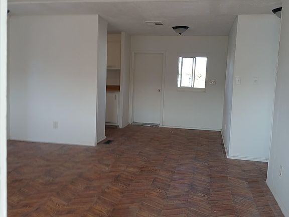 4th image of 242 Fisher Ln #1