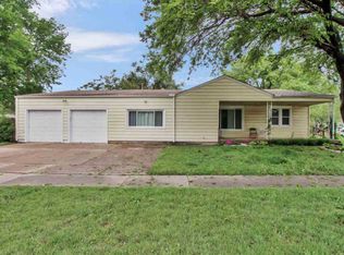 2379 S Volutsia Ave, Wichita, KS 67211