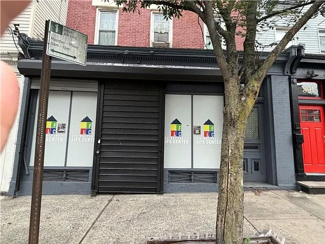 Studio, $2,600 — Photo 1