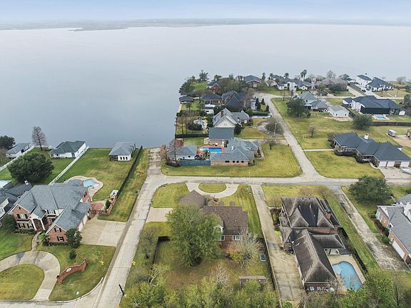 4th image of 4887 Riverview Ln