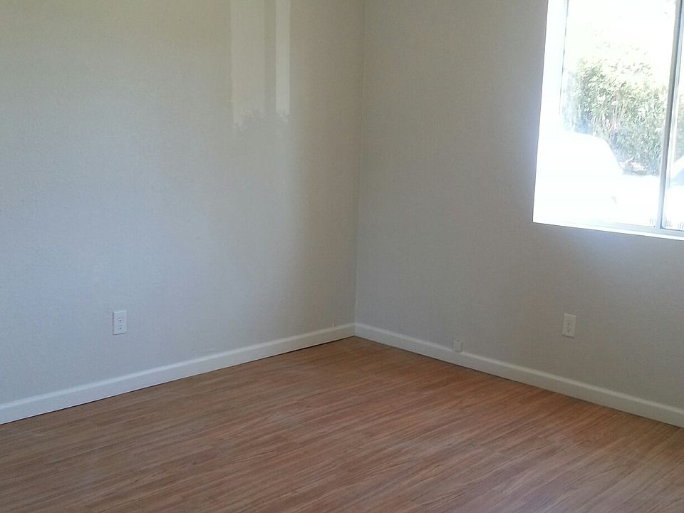 1st image of 3646 E Blacklidge Dr