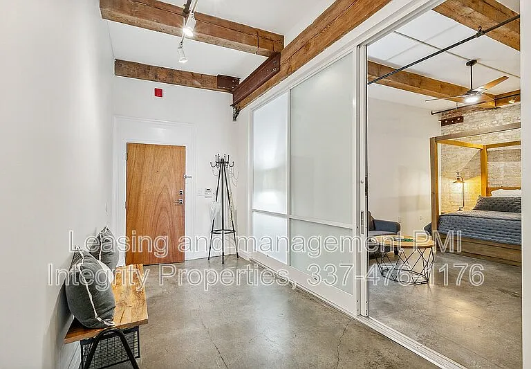 825 Lafayette St #4 — Photo 3