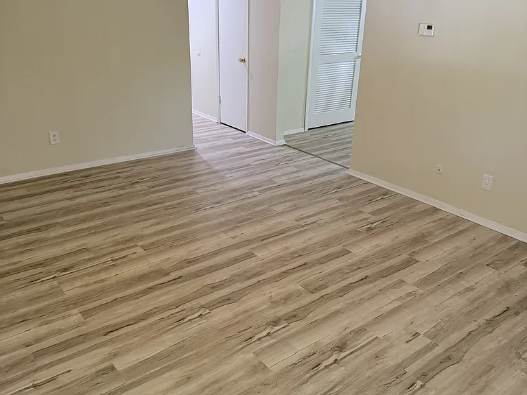 2420 Ulrich Ave — Photo 2