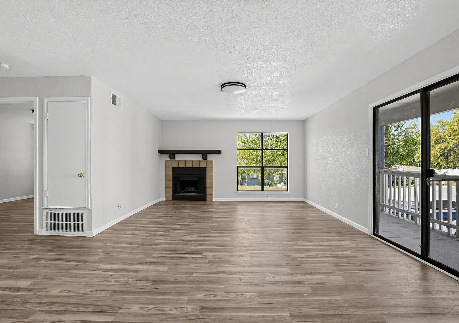 Beautiful 2-Bedroom, 2-Bath Home Near Downtown San Antonio | Brand-New Appliances! — Photo 3