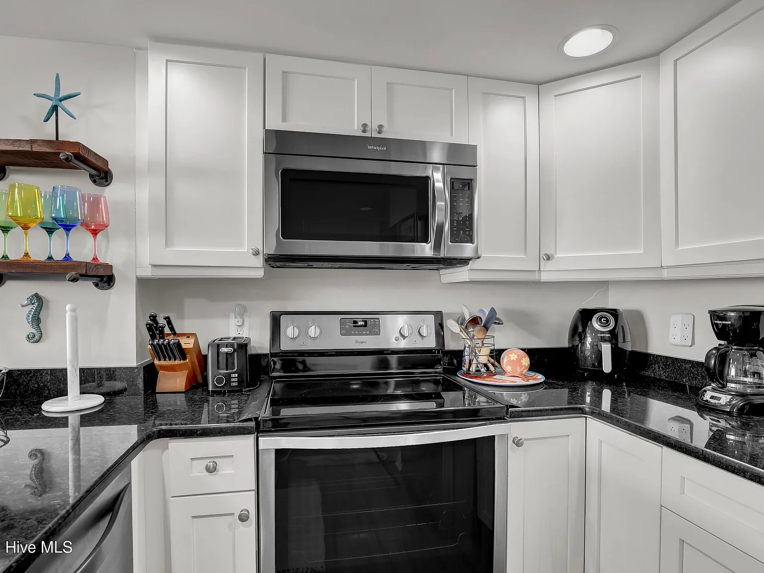 2 bed, 2.0 bath, 1010 sqft, $1,680 — Photo 4