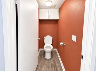 147 Bracebridge Rd, Riverside, CA 92506