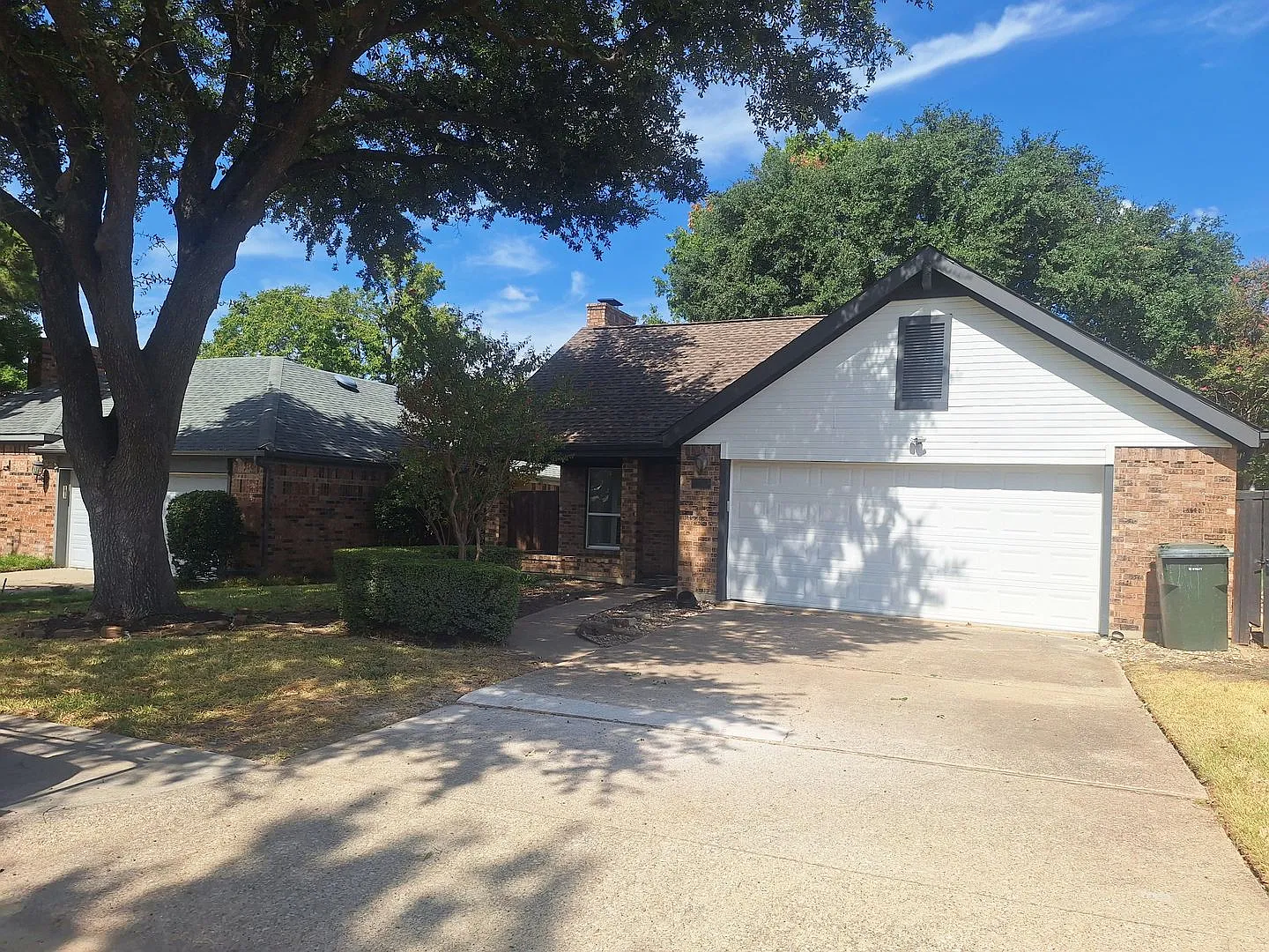 Move-In Ready Carrollton Home 2 Beds, 2 Baths — Photo 2