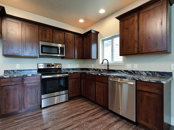 3rd image of 1708 A South St W #8