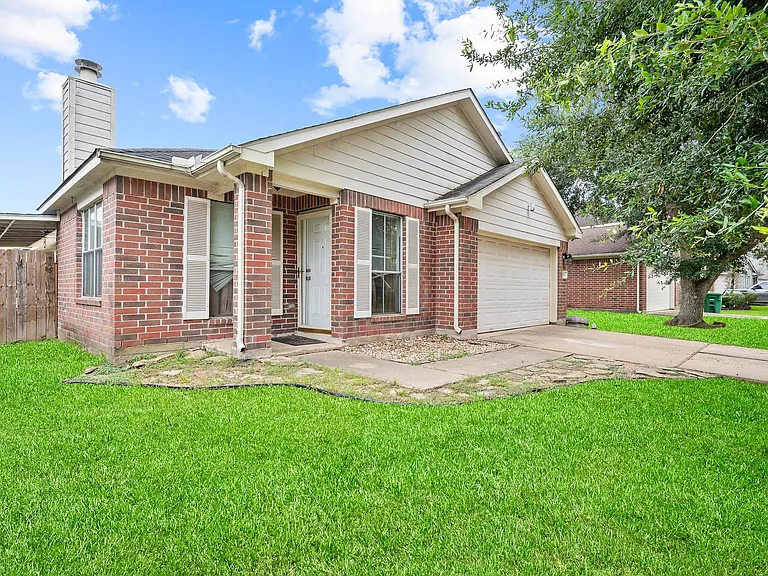 7427 Briargate Dr — Photo 2