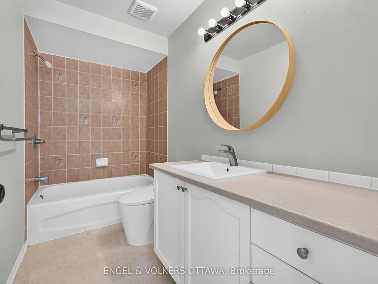 2123 Esprit Dr — Photo 36