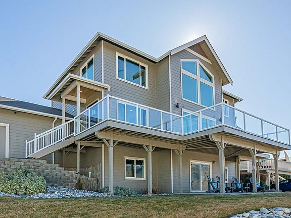 2nd image of 540 Lake Front Drive