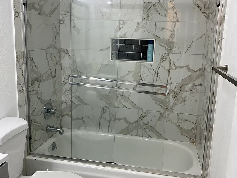15210 Macadam Rd S #210 — Photo 7