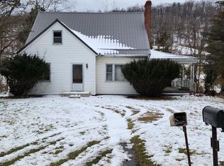 1400 Valley Rd, Berkeley Springs, WV 25411