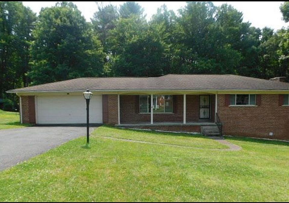 1st image of 105 Emily St
