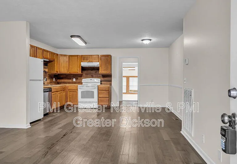 3153 E Lake Dr — Photo 4