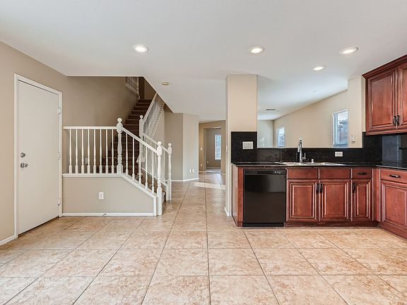 3rd image of 739 Saint Aidans St