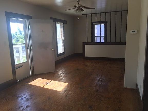 2nd image of 815 Greenwood Ave