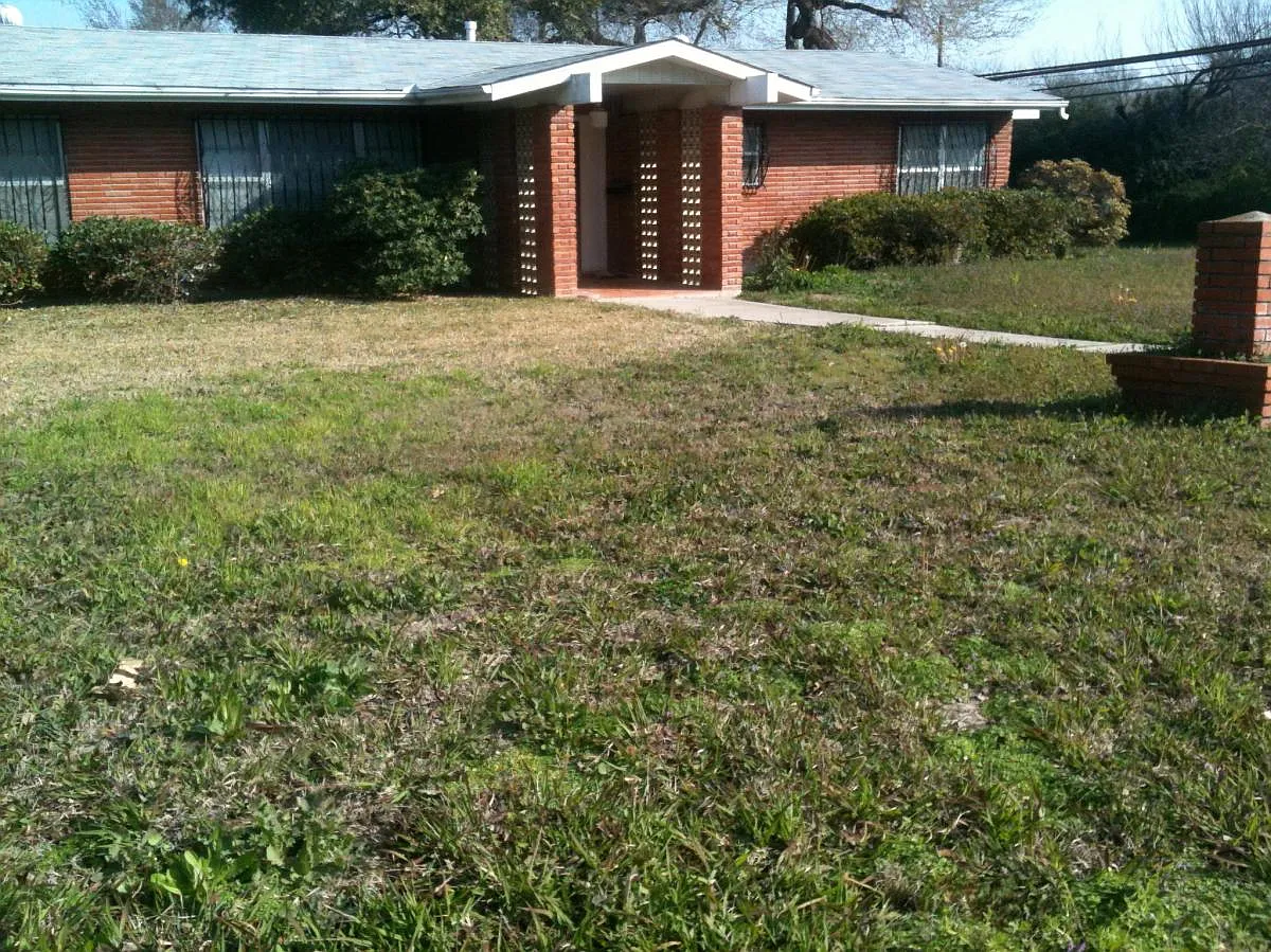 2 bed, 1916 sqft, $1,875 — Photo 1