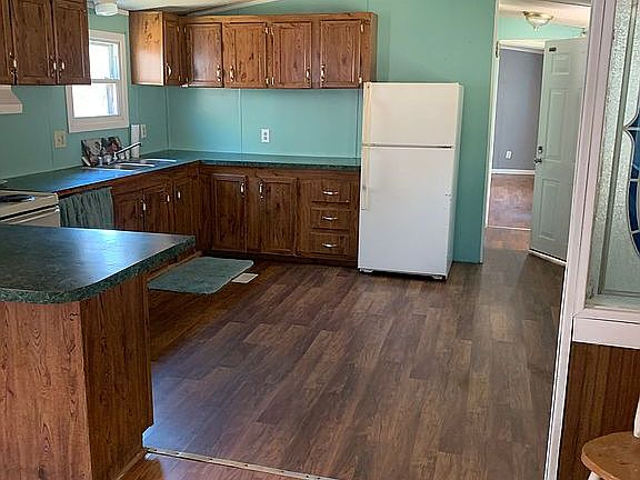 4th image of 1023 Long Br