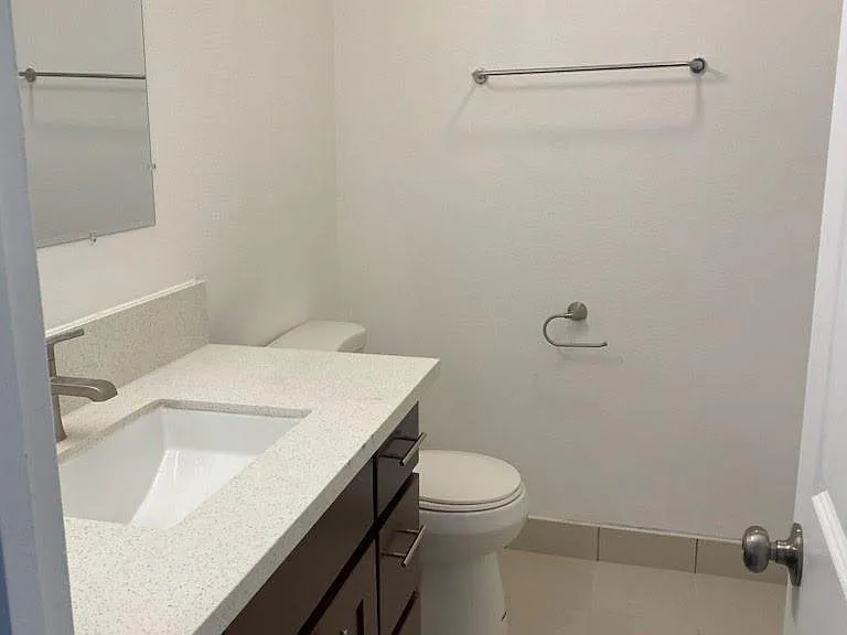 425 E Mission Rd #D — Photo 12
