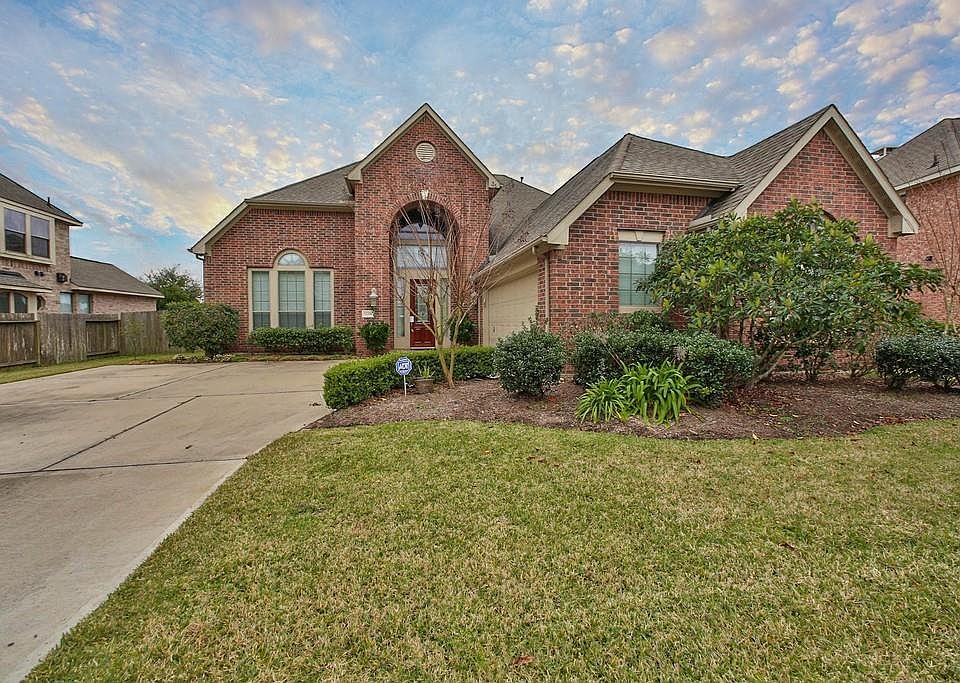 1st image of 12208 Hidden River Ln