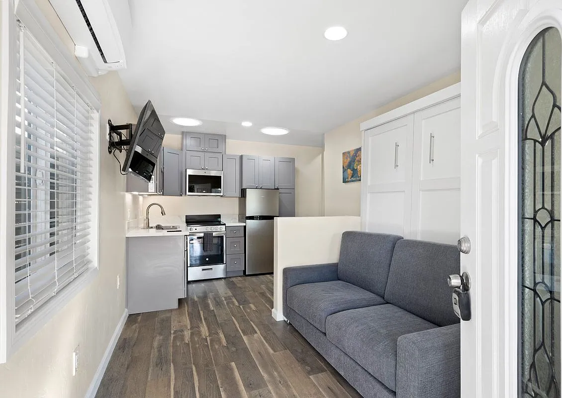 1 bed, 1.0 bath, 450 sqft, $1,600 — Photo 1