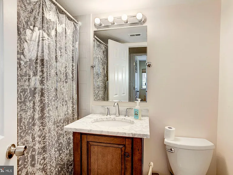 150 Monroe St #102 — Photo 20