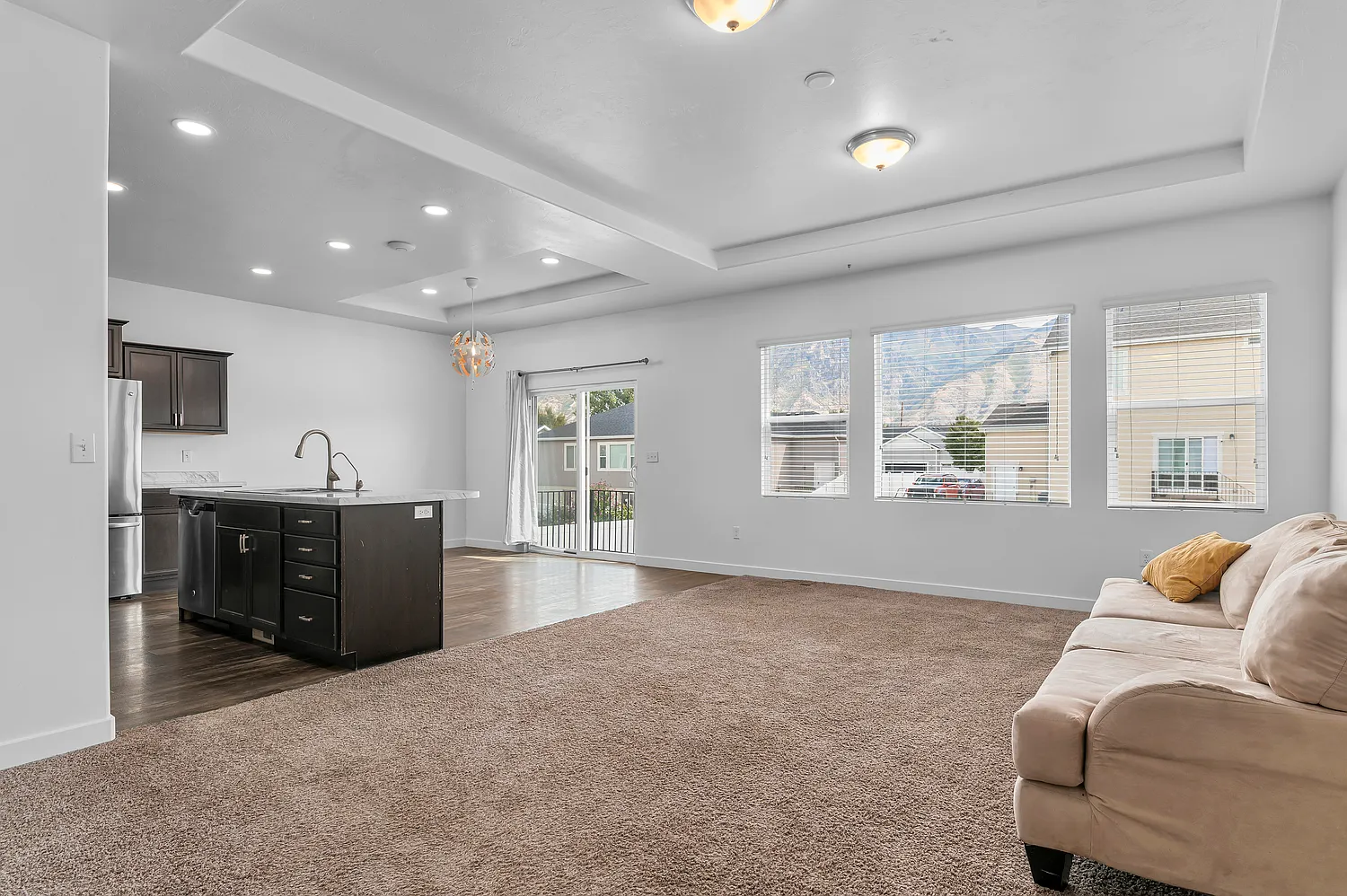 6 bed, 3446 sqft, $3,400 — Photo 4