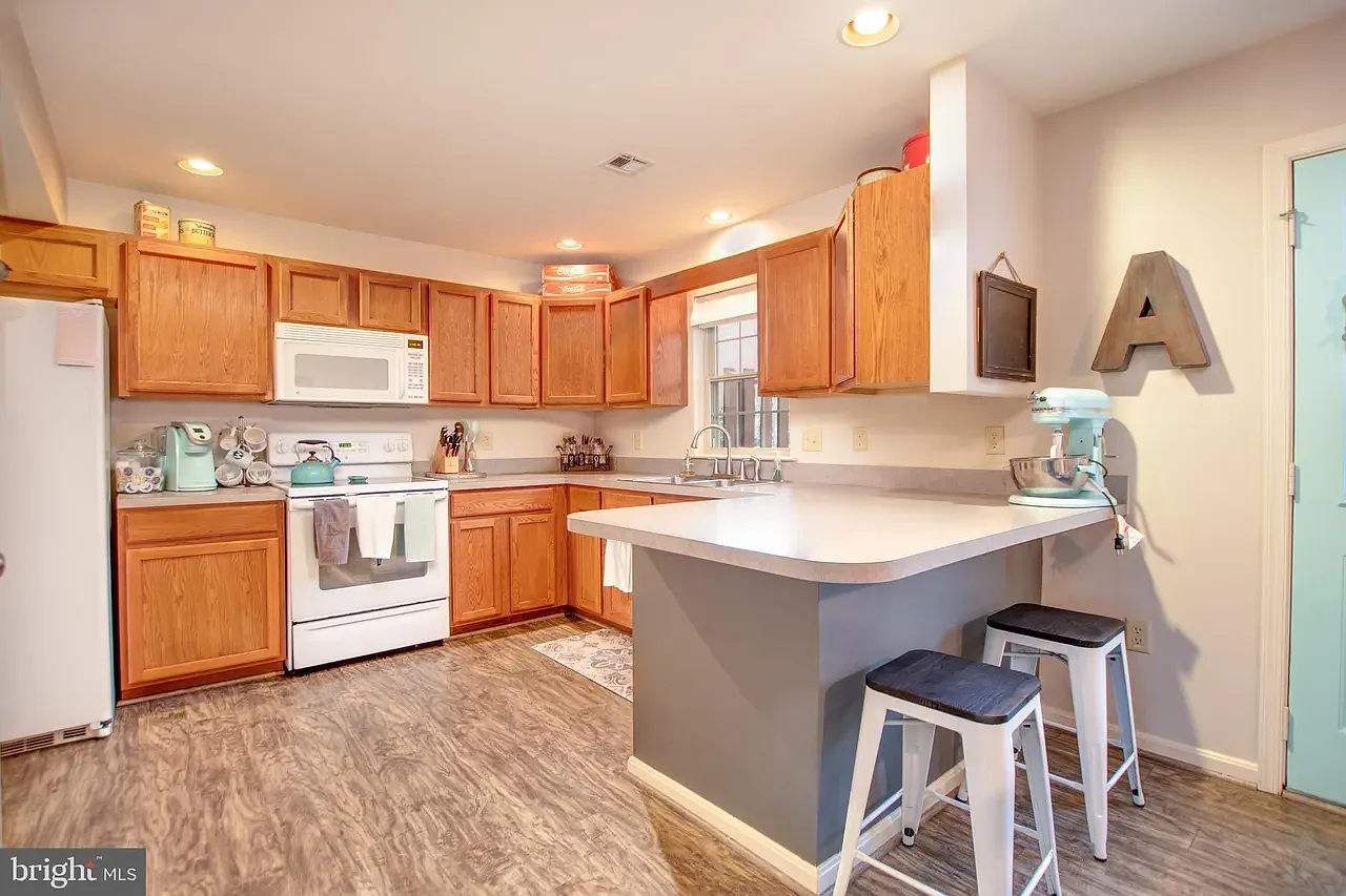 2 bed, 1320 sqft, $1,500 — Photo 3
