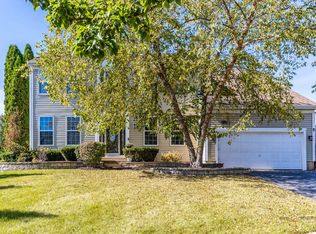416 Ptarmigan Pl, Lindenhurst, IL 60046
