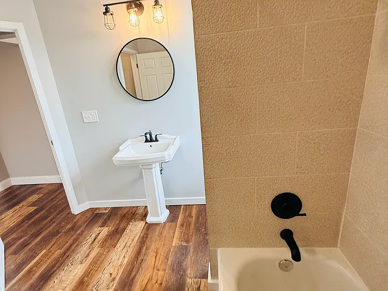 102 E Main St #4 — Photo 12