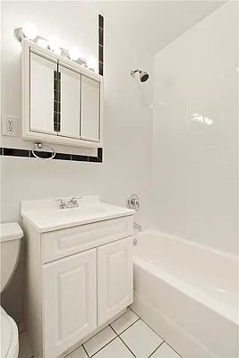 Rented by R New York | media 4