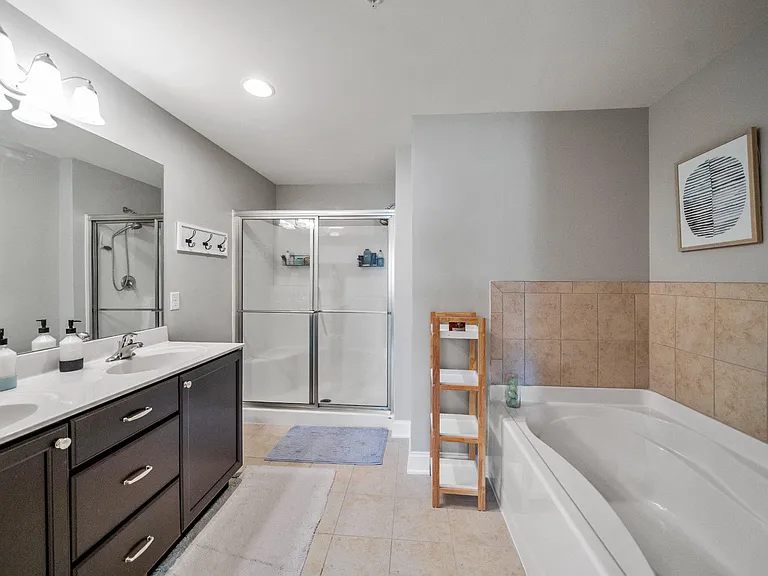 6 New Village Greene Dr — Photo 26