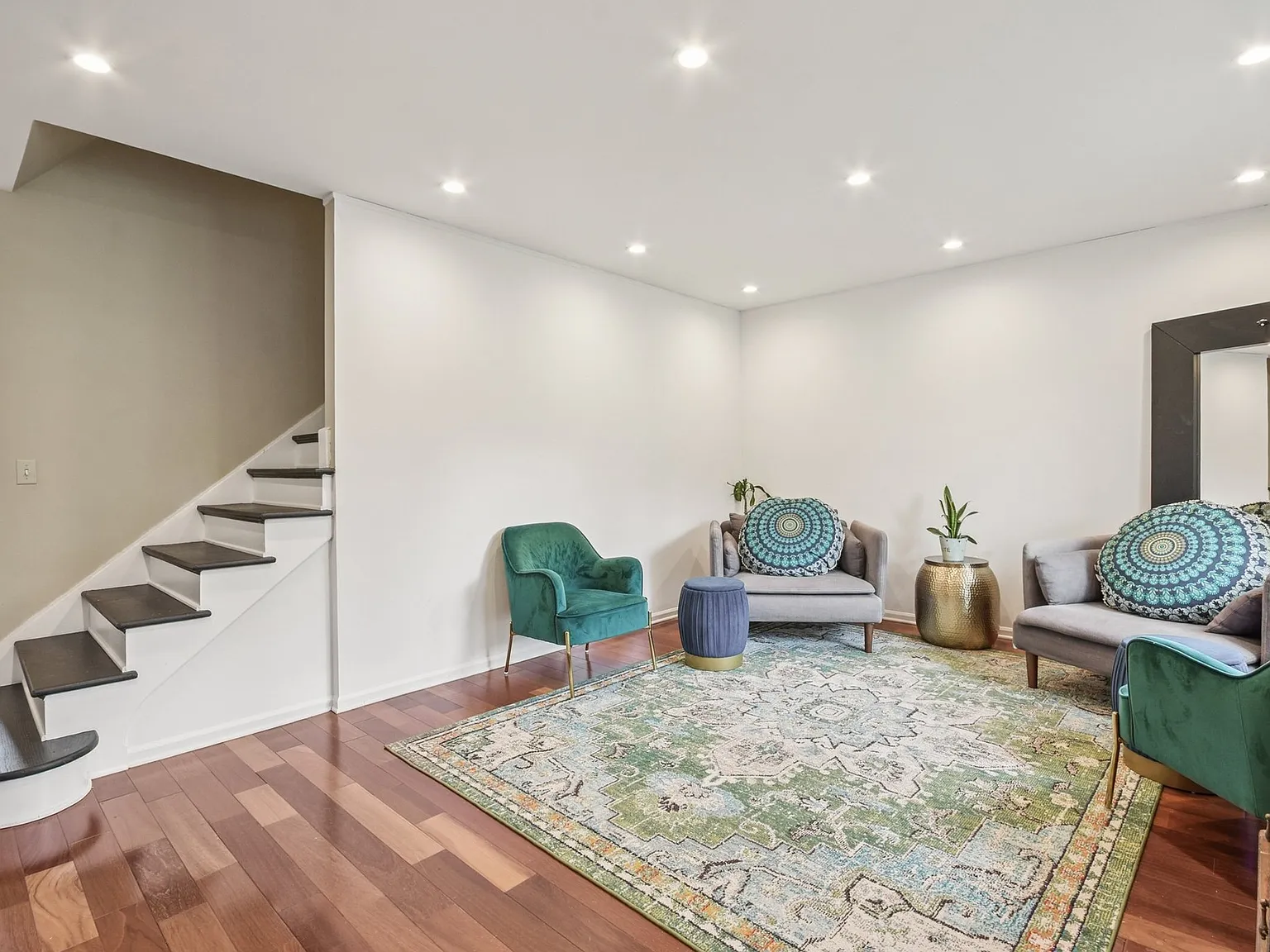 2 bed, 1.5 bath, 1800 sqft, $2,500 — Photo 4