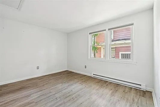 842 Beech St — Photo 17