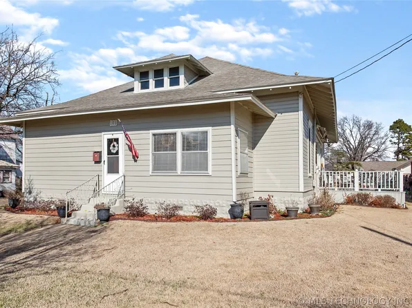 105 NE 2nd St, Wagoner, OK 74467