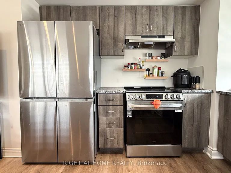 31 John Rolph St #COACH — Photo 7