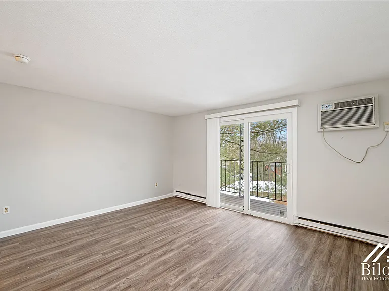 242 Waterman Avenue — Photo 15