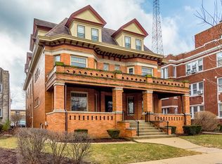 713 Washington Blvd APT 3W, Oak Park, IL 60302
