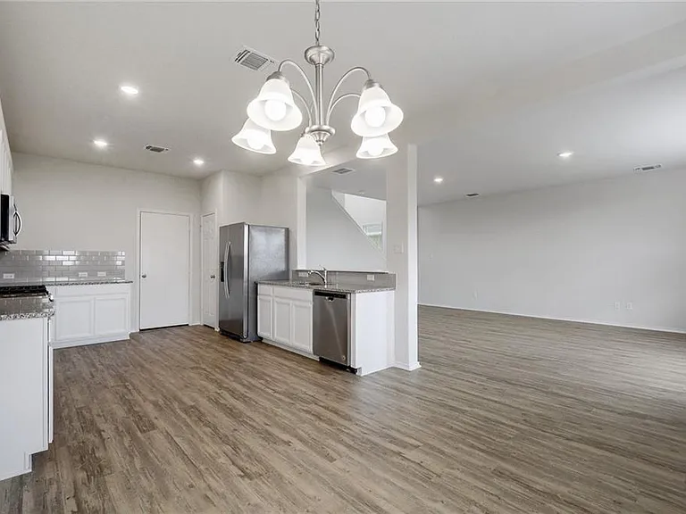 121 Nettletree Dr — Photo 15