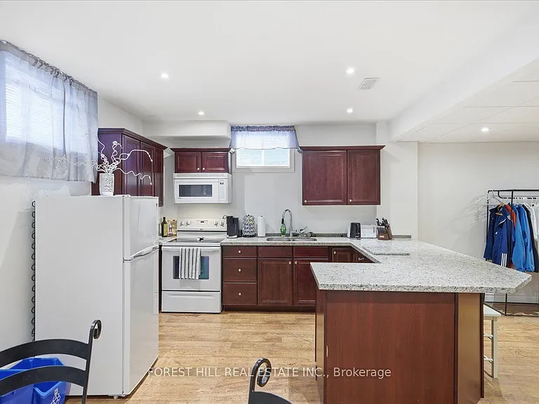 160 Kootenay Rdg #BASEMENT — Photo 12