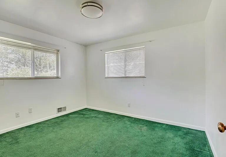 299 E 3200 N — Photo 7