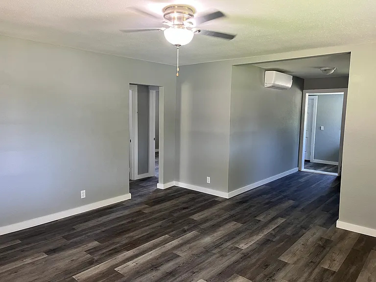801 Gayler St — Photo 4