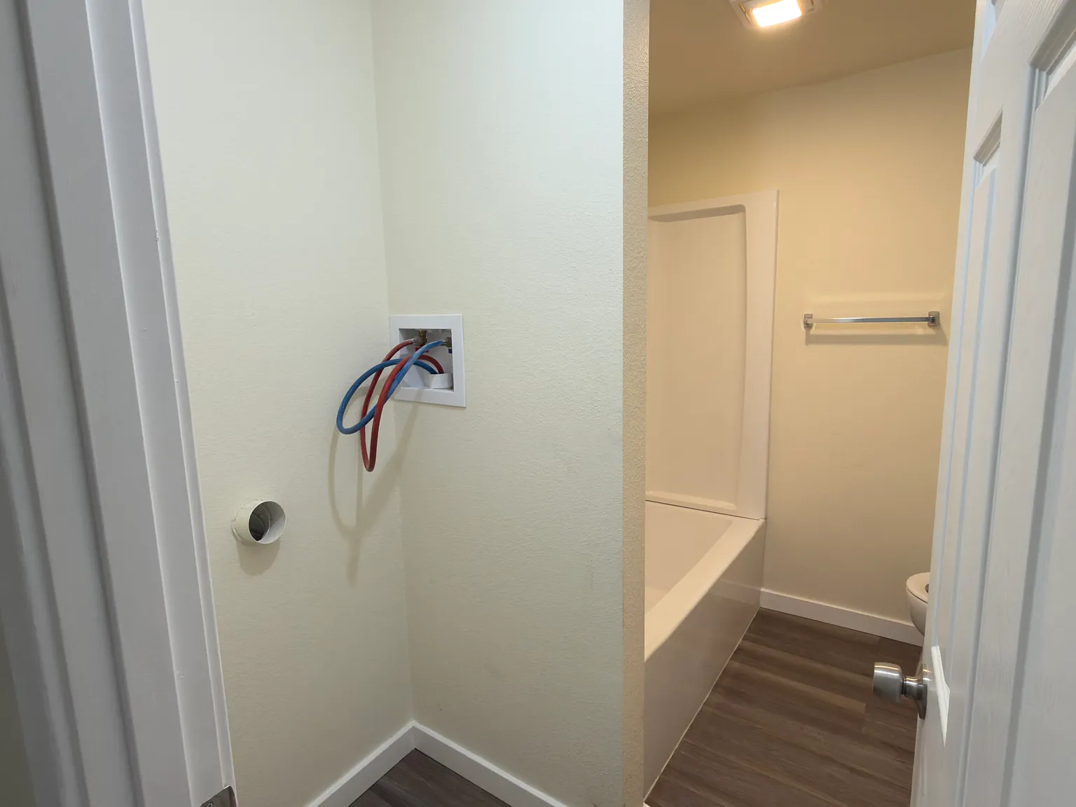 3 bed, 672 sqft, $1,300 — Photo 1