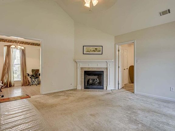3rd image of 4739 Laural Oak Dr