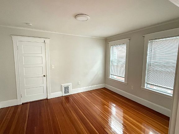 5th image of 4110 Washington St Floor 1